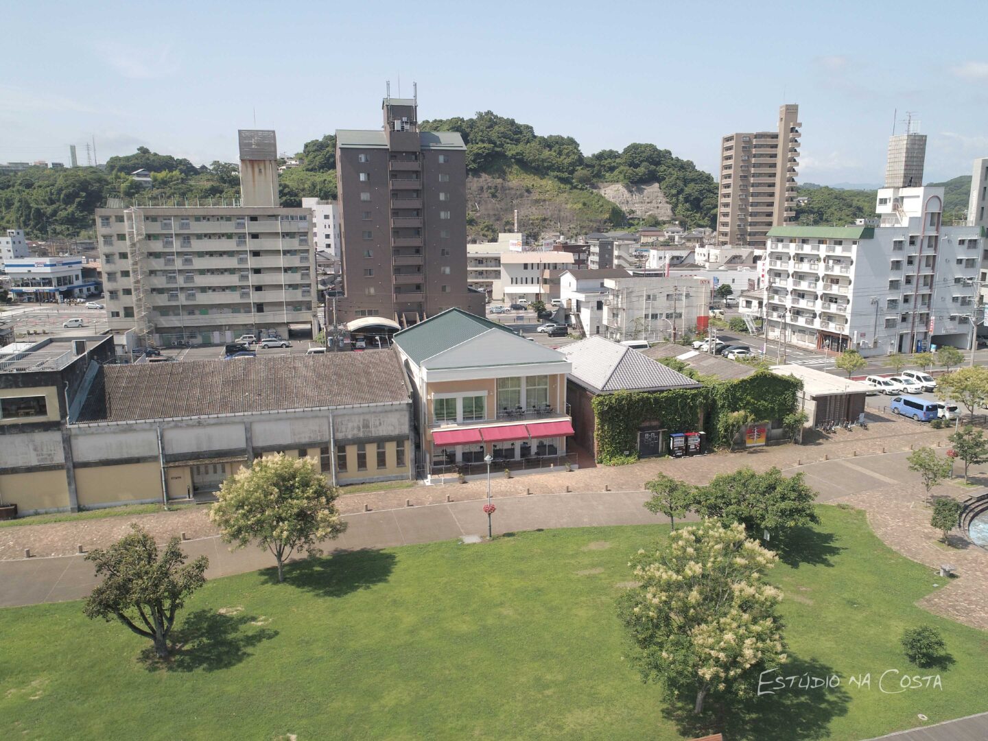 スタジオ・ナ ・コスタはかんたん港園内に ございます